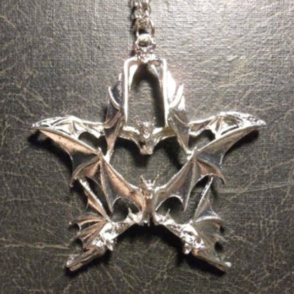 Vampire Bat Pentagram Star Gothic Necklace - Picture 3 of 9